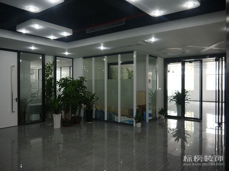 深圳廠房裝修，無(wú)塵車(chē)間裝修，深圳裝飾，深圳辦公室裝修